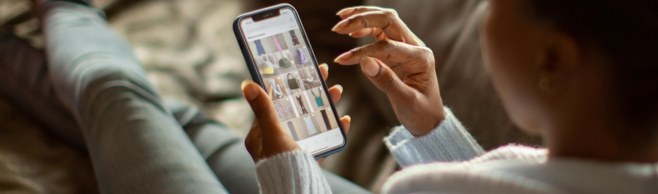 Children’s Online Privacy in 2026: Congress Stalls, FTC Signals Priorities, Teen using a smartphone to access a social media platform, representing children's online privacy, age verification requirements and digital safety regulations.